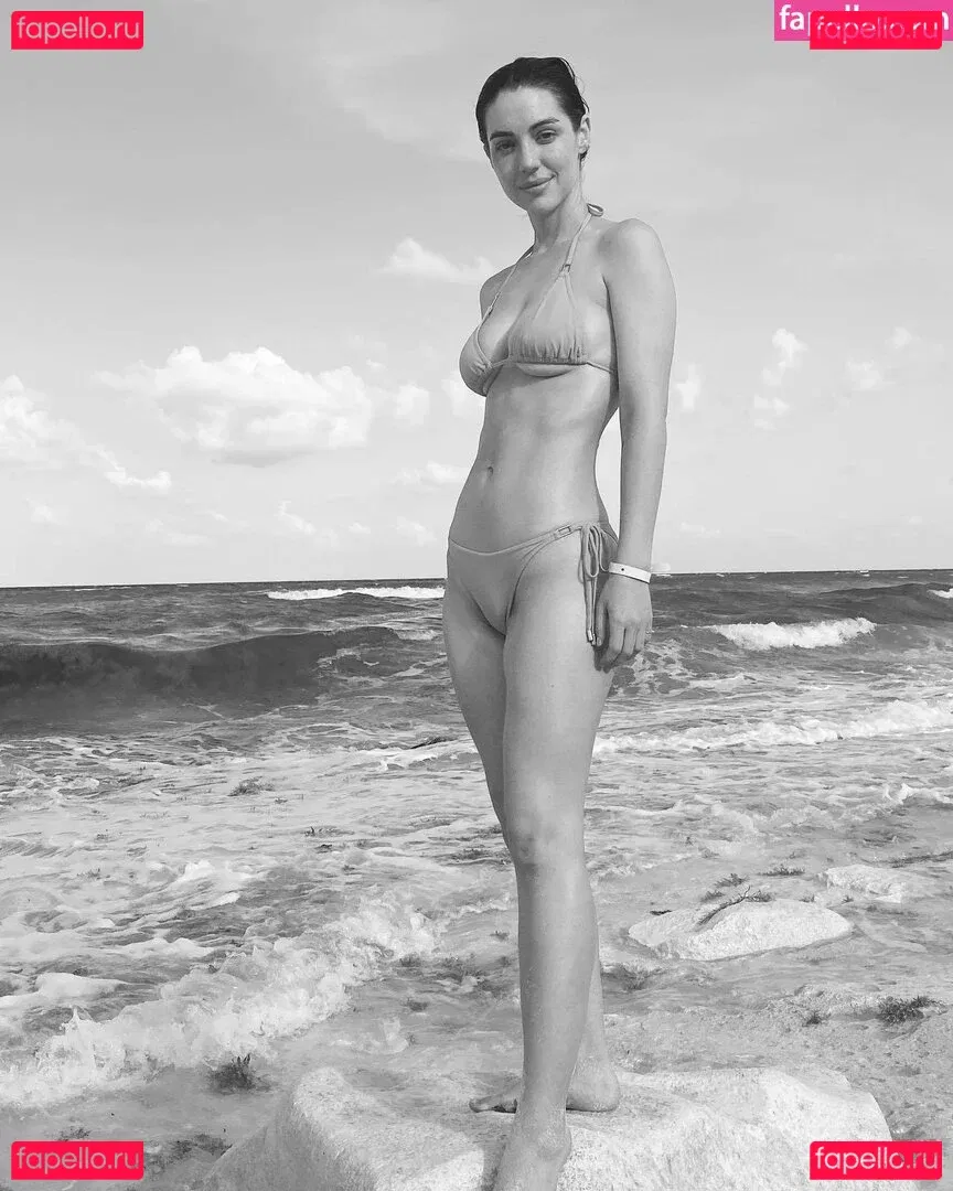 Adelaide T Onlyfans Photo Gallery 