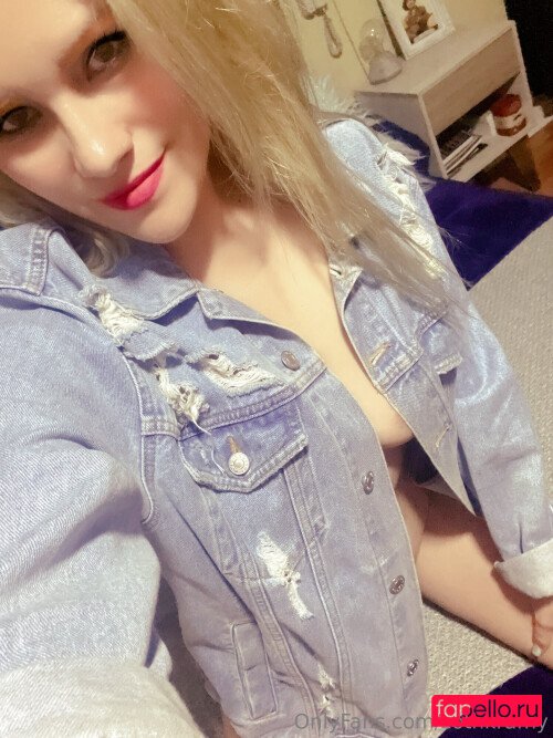aktahly Nude Onlyfans Photo 34