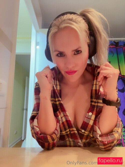 aktahly Nude Onlyfans Photo 17