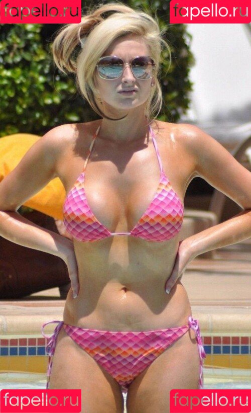 Lee Hee Express Onlyfans Photo Gallery 