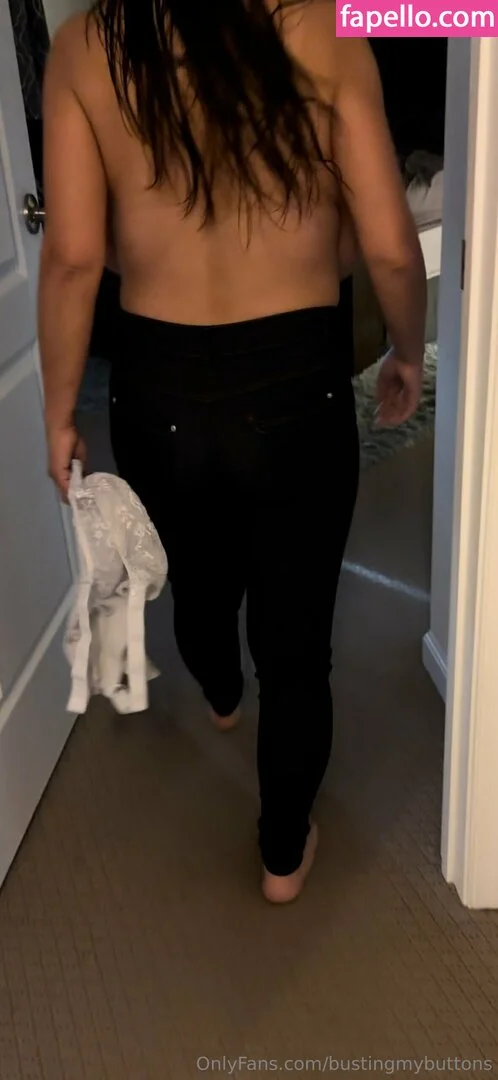 BustingMyButtons Onlyfans Photo Gallery 