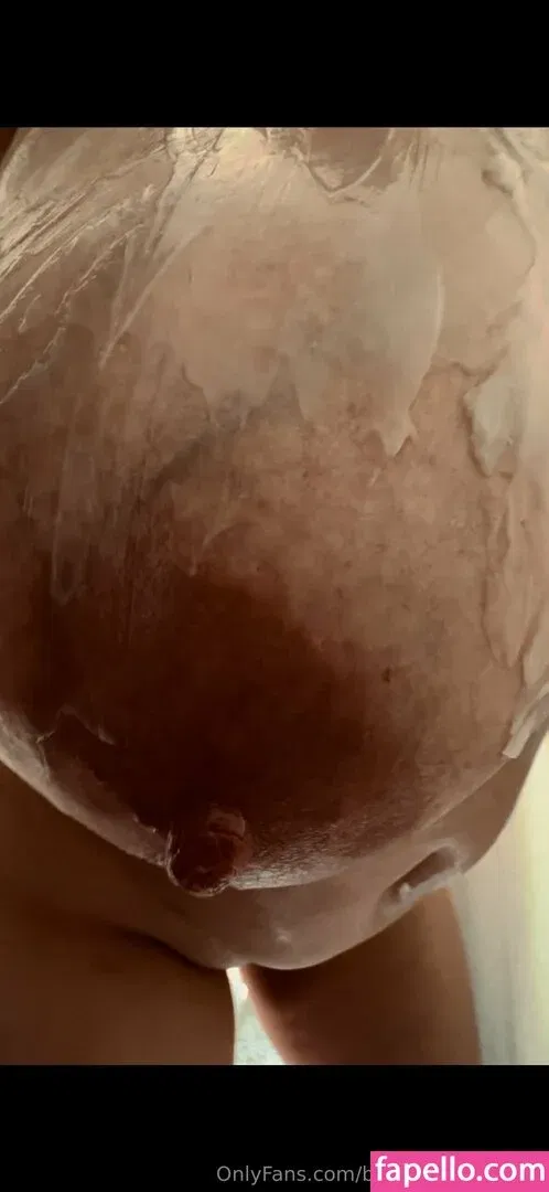 BustingMyButtons Onlyfans Photo Gallery 