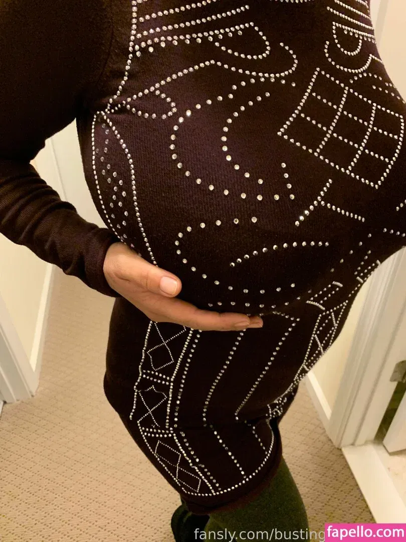 BustingMyButtons Onlyfans Photo Gallery 