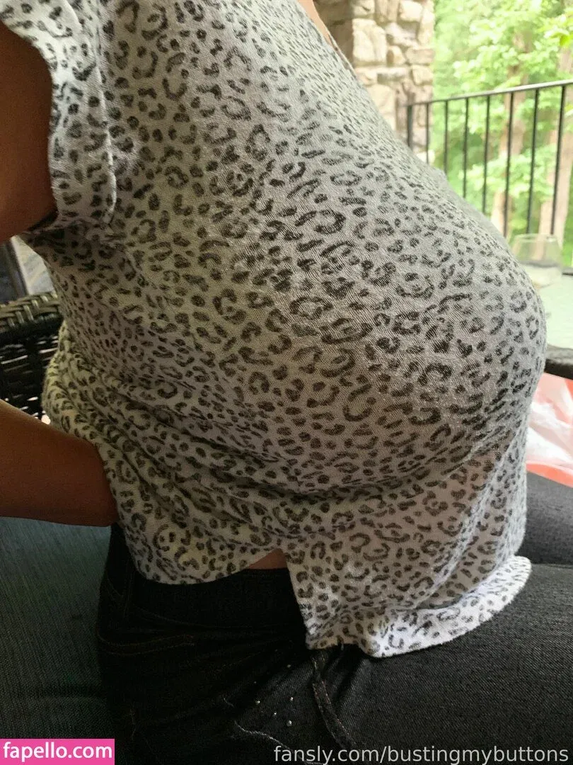 BustingMyButtons Onlyfans Photo Gallery 