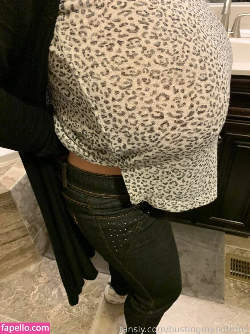 BustingMyButtons Onlyfans Photo Gallery 