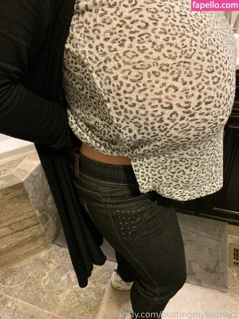 BustingMyButtons Onlyfans Photo Gallery 
