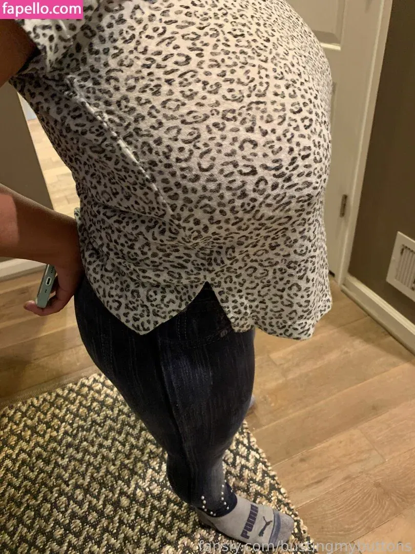 BustingMyButtons Onlyfans Photo Gallery 