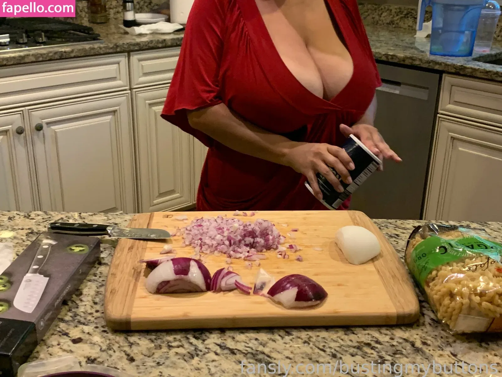 BustingMyButtons Onlyfans Photo Gallery 