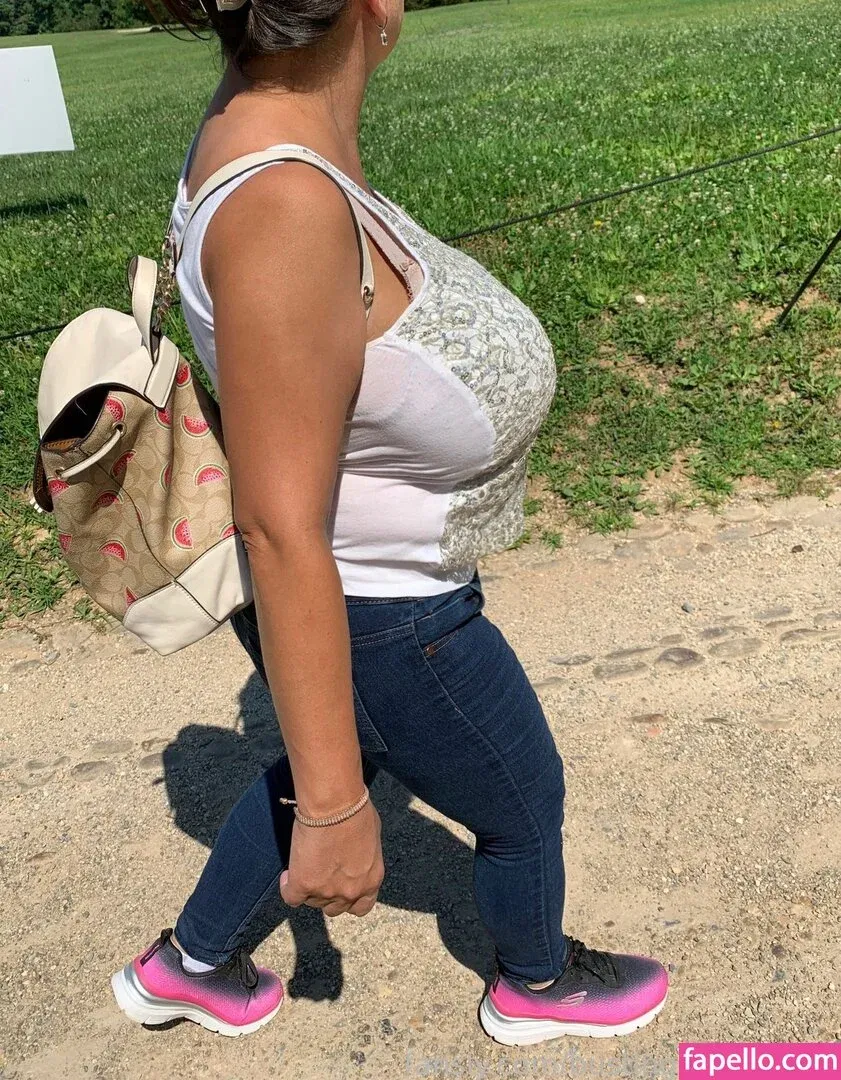 BustingMyButtons Onlyfans Photo Gallery 