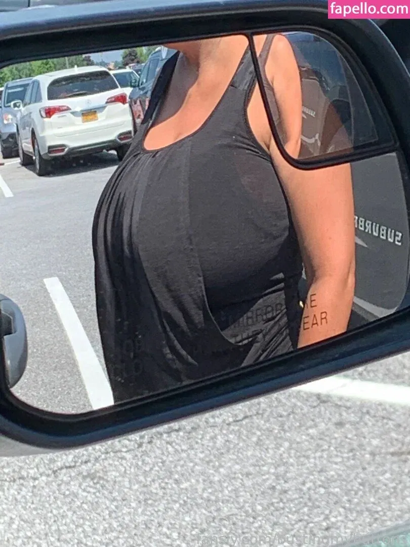 BustingMyButtons Onlyfans Photo Gallery 