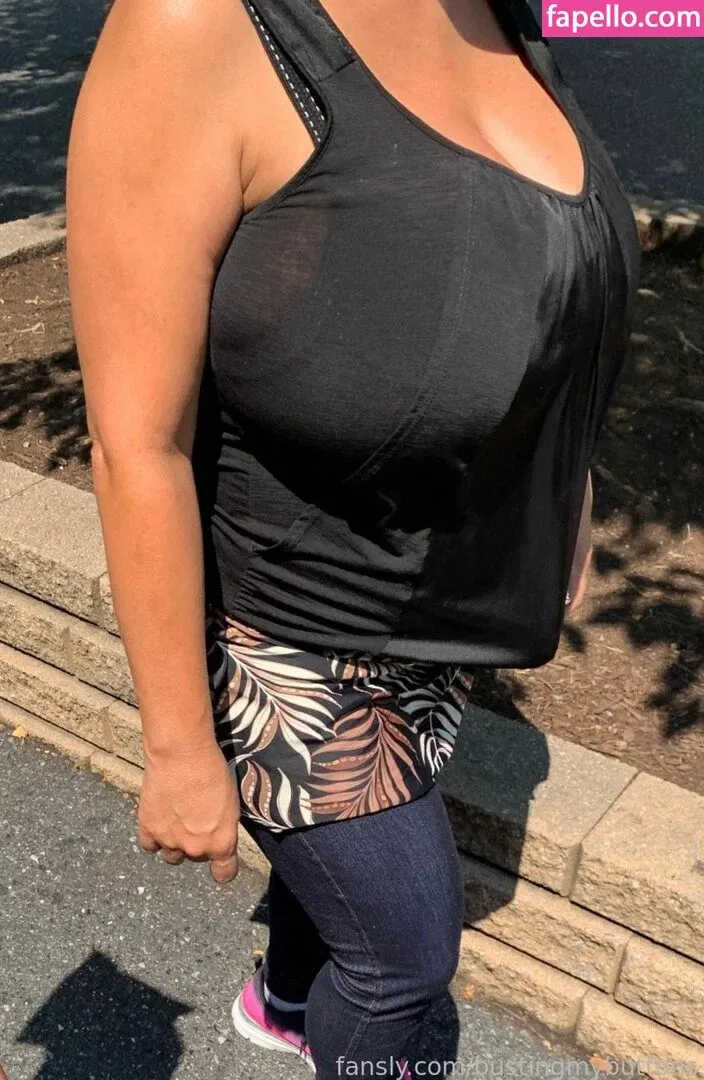 BustingMyButtons Onlyfans Photo Gallery 