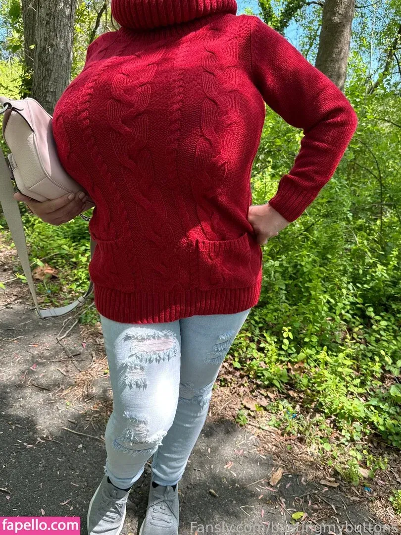 BustingMyButtons Onlyfans Photo Gallery 