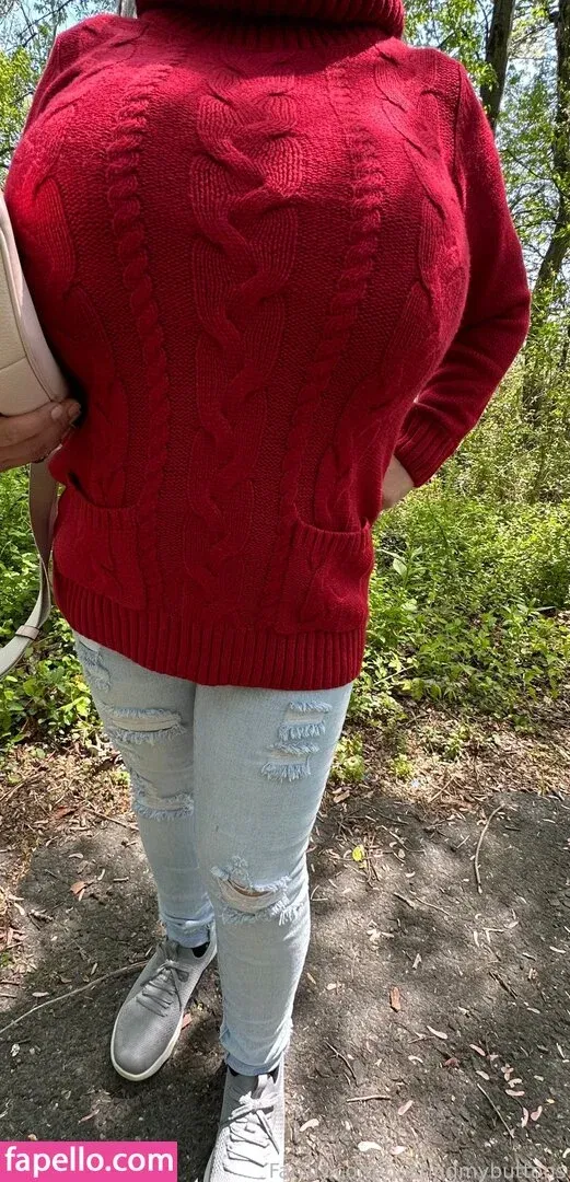 BustingMyButtons Onlyfans Photo Gallery 