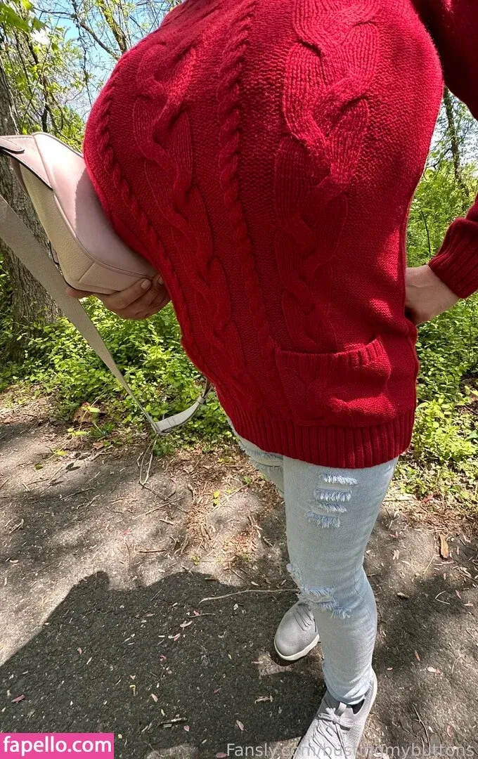 BustingMyButtons Onlyfans Photo Gallery 