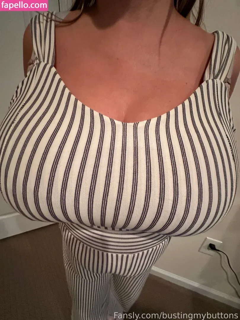 BustingMyButtons Onlyfans Photo Gallery 