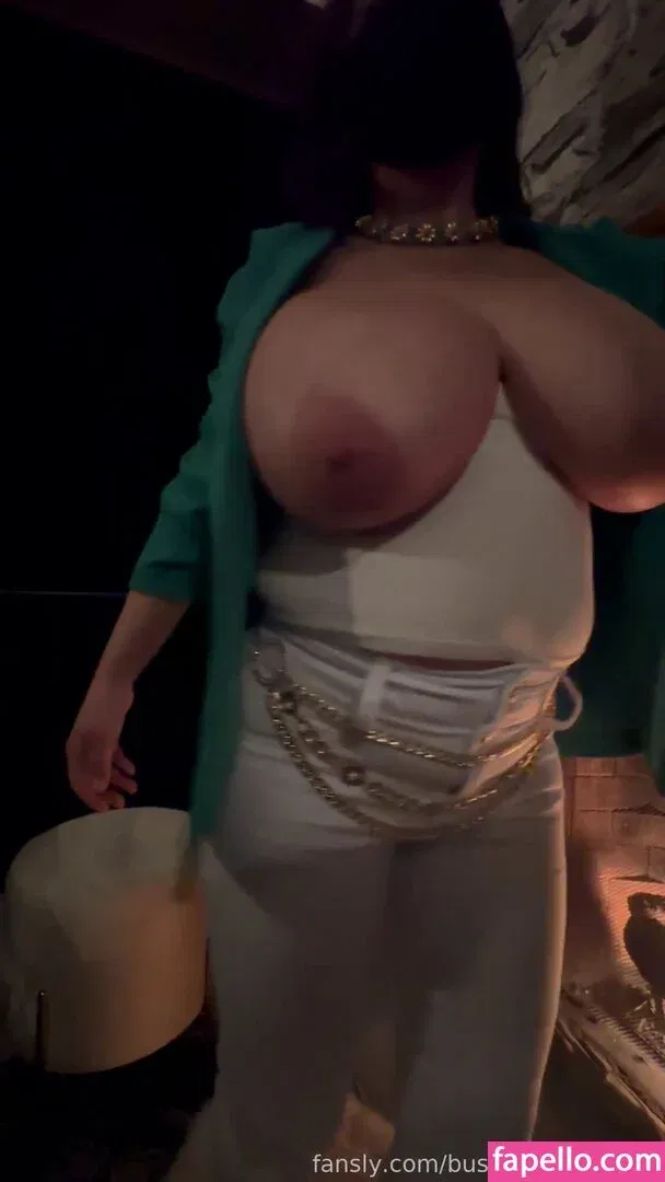 BustingMyButtons Onlyfans Photo Gallery 