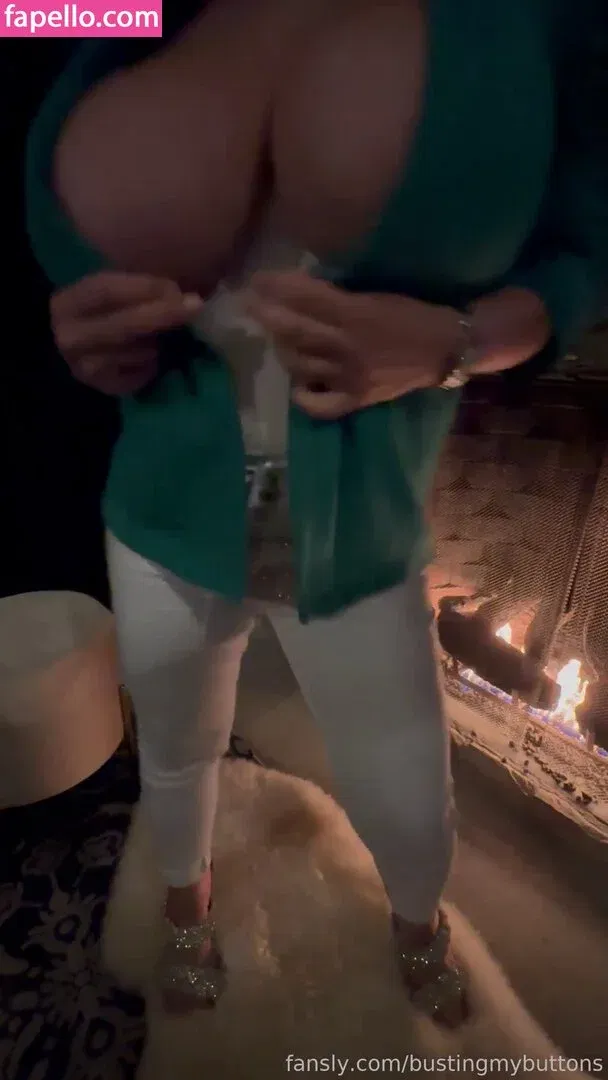 BustingMyButtons Onlyfans Photo Gallery 