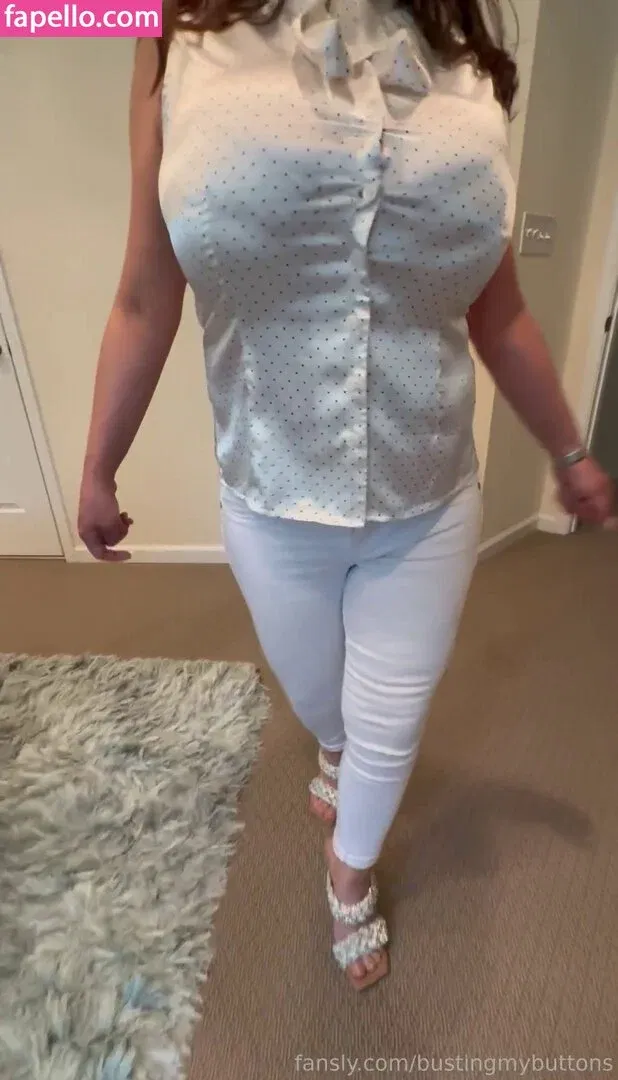 BustingMyButtons Onlyfans Photo Gallery 