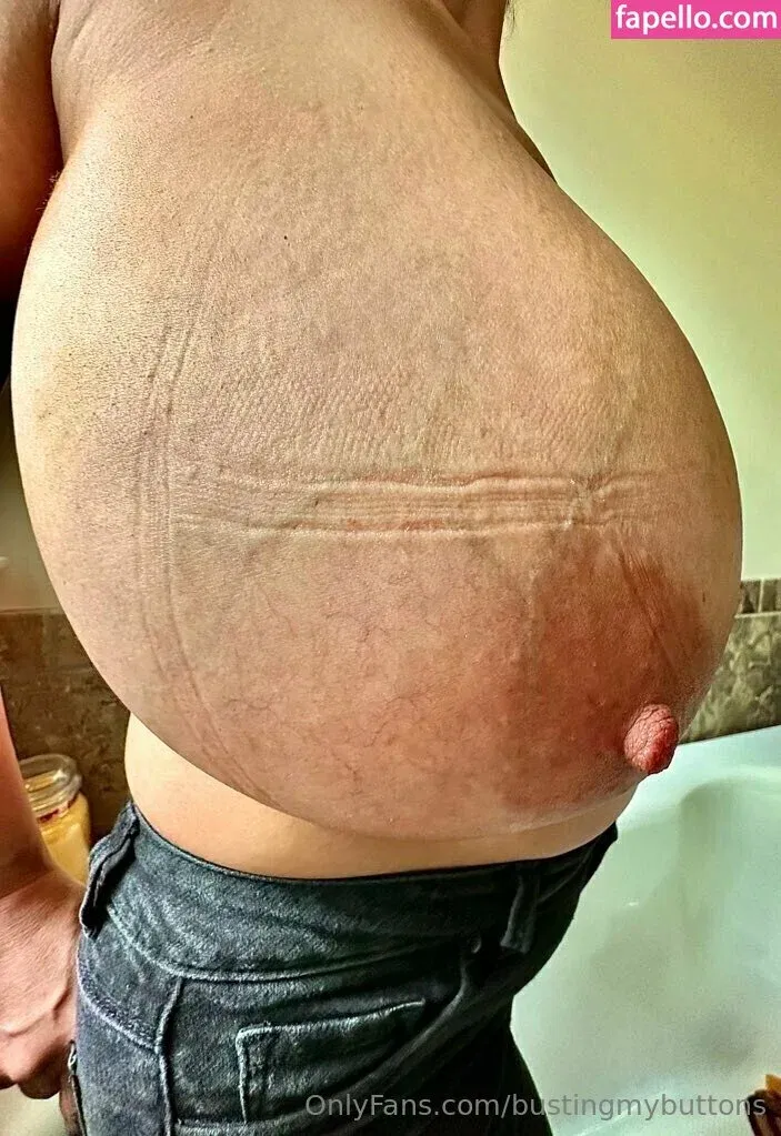 BustingMyButtons Onlyfans Photo Gallery 