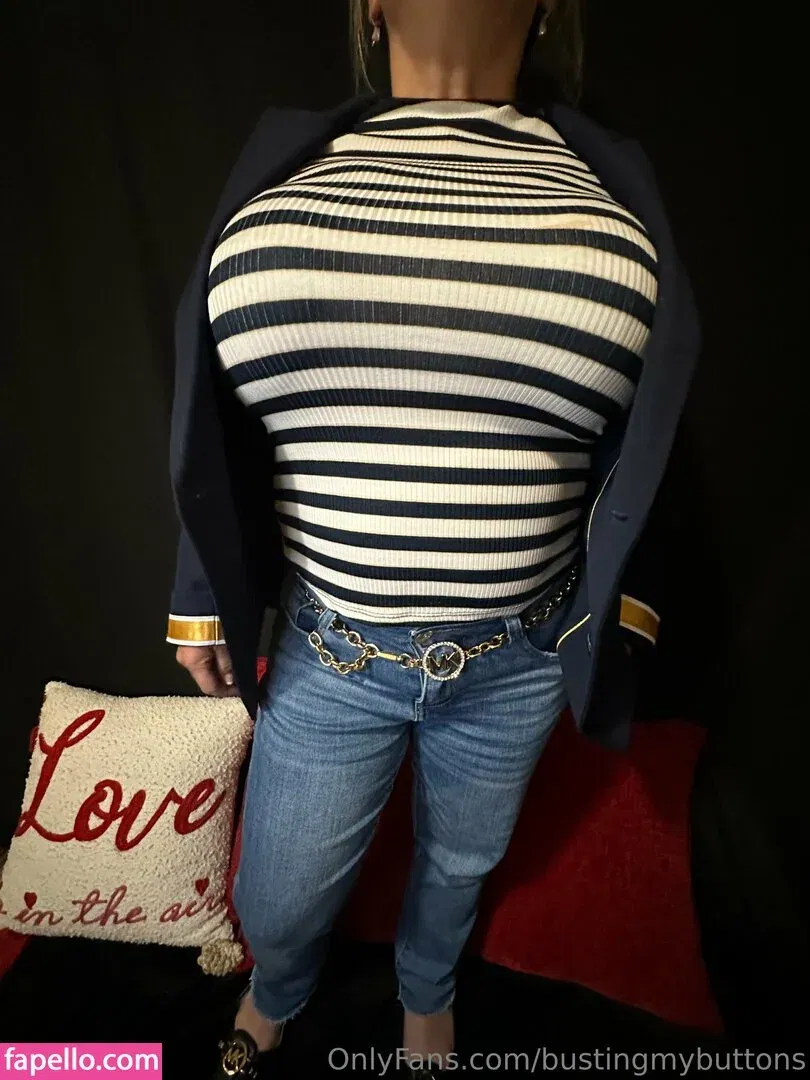 BustingMyButtons Onlyfans Photo Gallery 