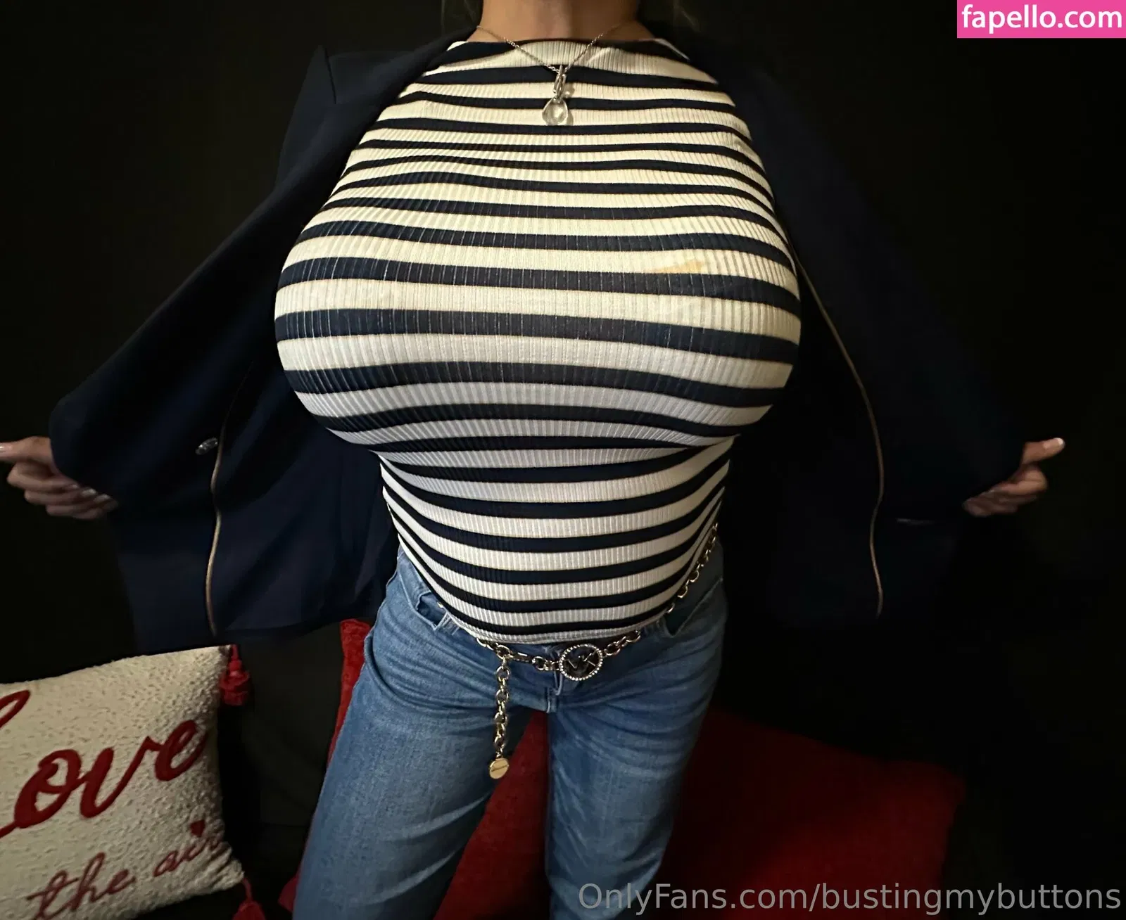 BustingMyButtons Onlyfans Photo Gallery 