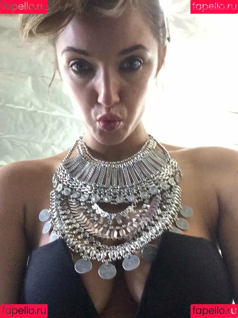 Alyssa Arce Onlyfans Photo Gallery 