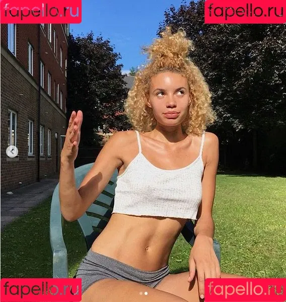 Lara_never_laura Onlyfans Photo Gallery 