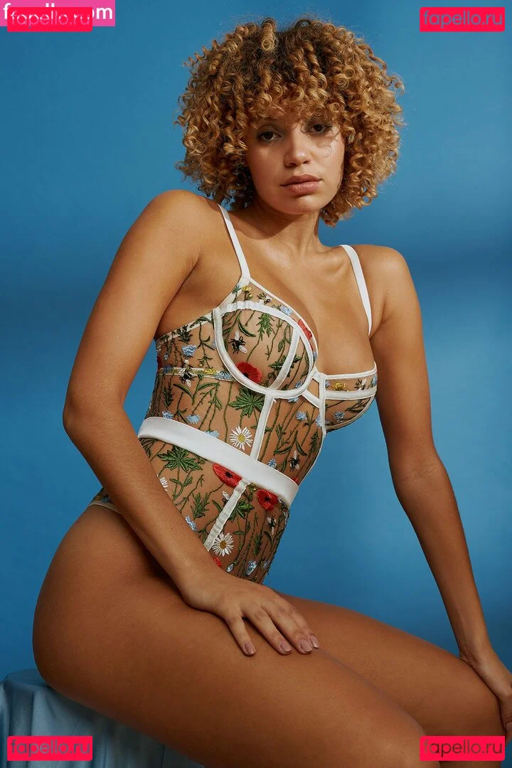 Lara_never_laura Onlyfans Photo Gallery 