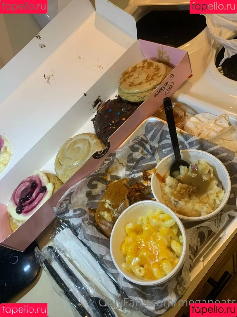 meganeats Onlyfans Photo Gallery 