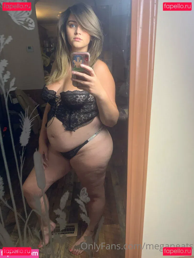 meganeats Onlyfans Photo Gallery 