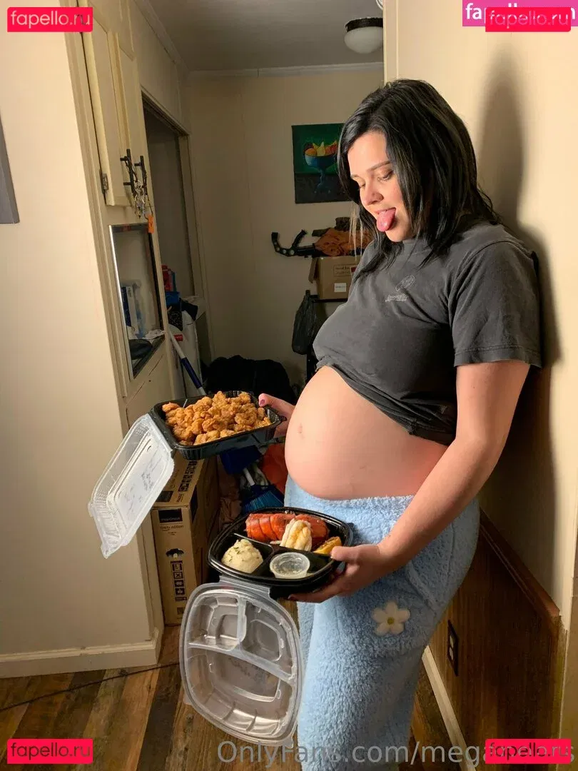 meganeats Onlyfans Photo Gallery 