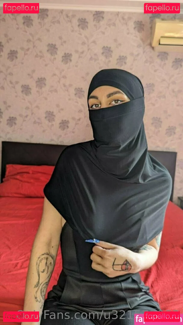 amirimus Onlyfans Photo Gallery 