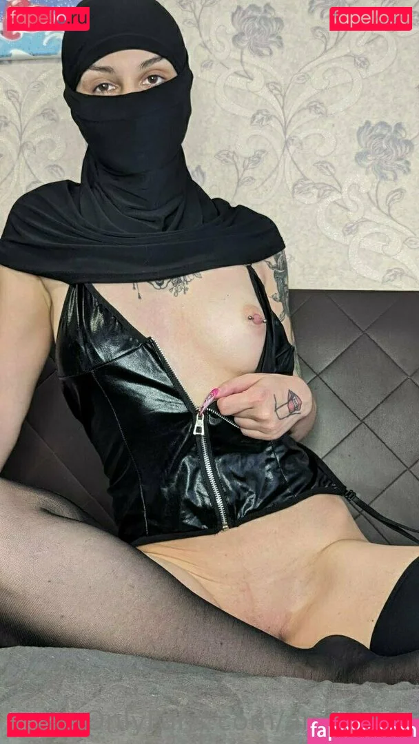 amirimus Onlyfans Photo Gallery 