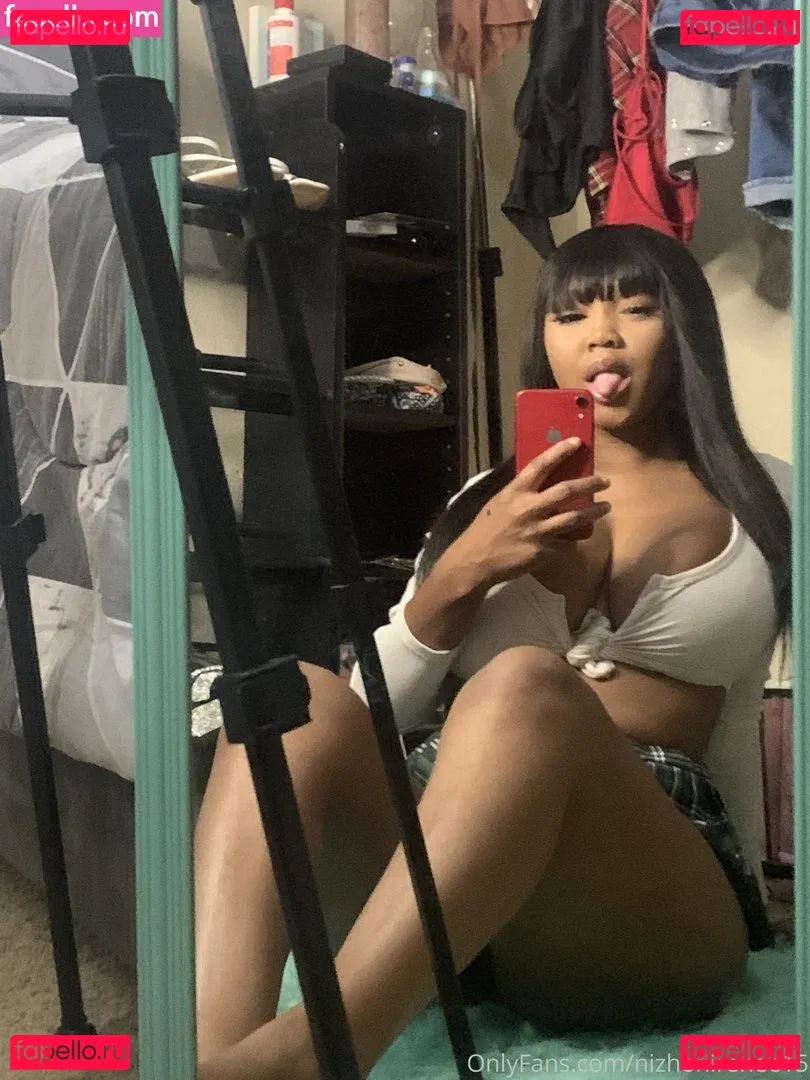 Nizhoni Renee Onlyfans Photo Gallery 