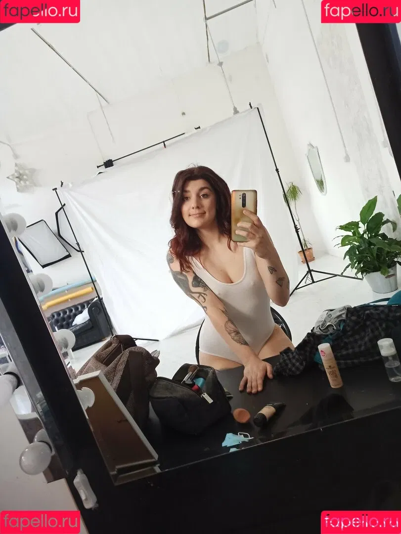 laurettavixen Onlyfans Photo Gallery 