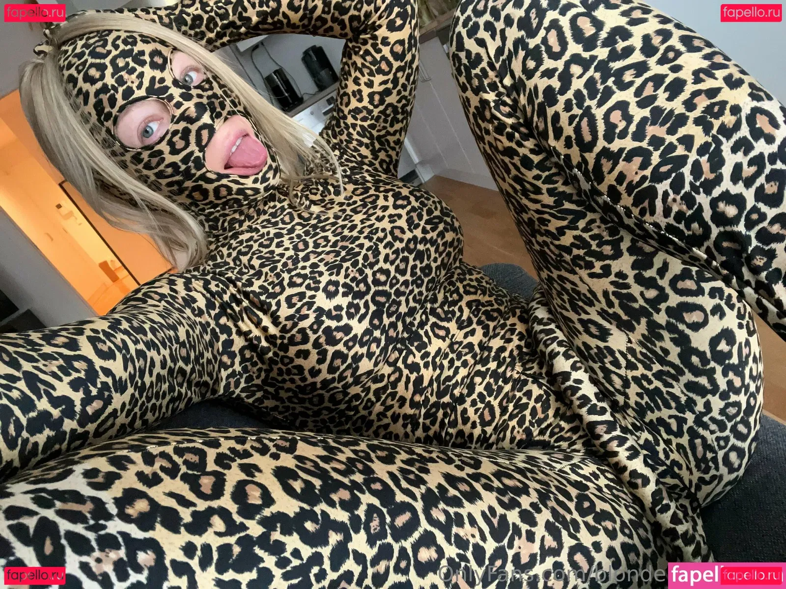 blondehottiekerry Onlyfans Photo Gallery 