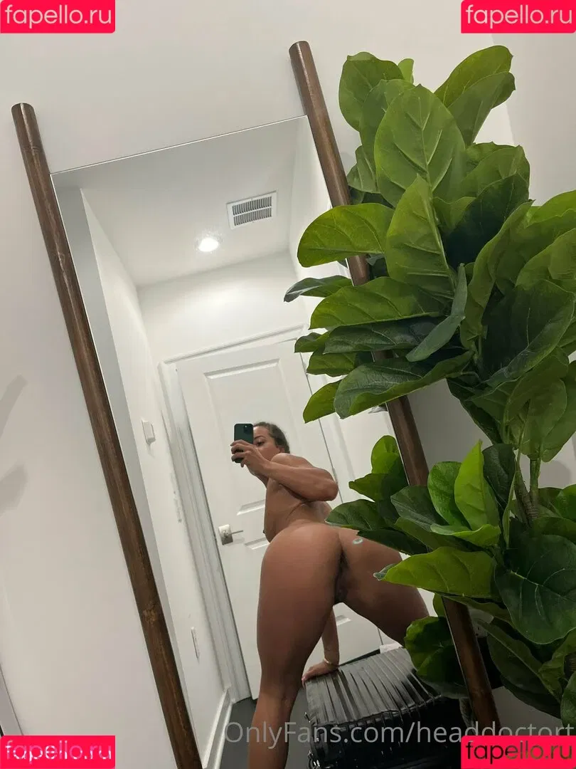 teannatrump Onlyfans Photo Gallery 