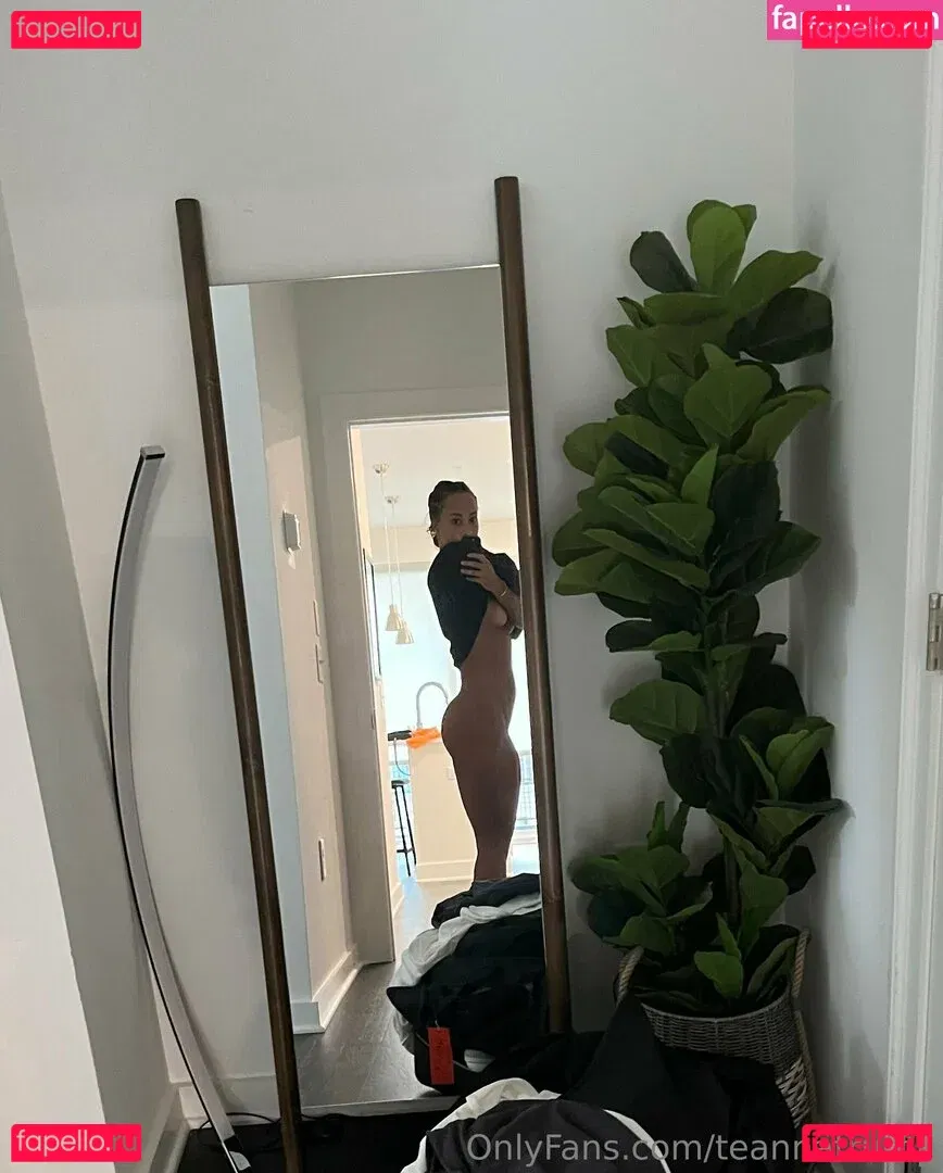 teannatrump Onlyfans Photo Gallery 