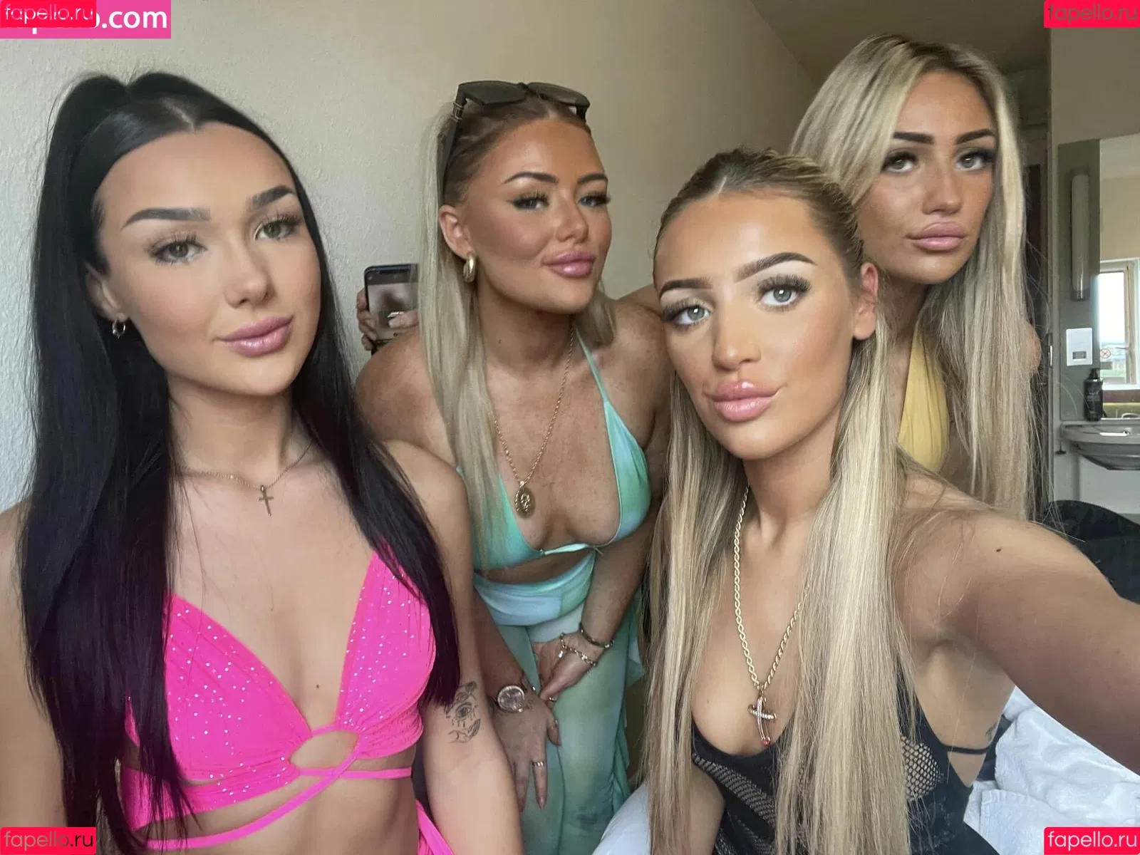 Honey Barrett Onlyfans Photo Gallery 