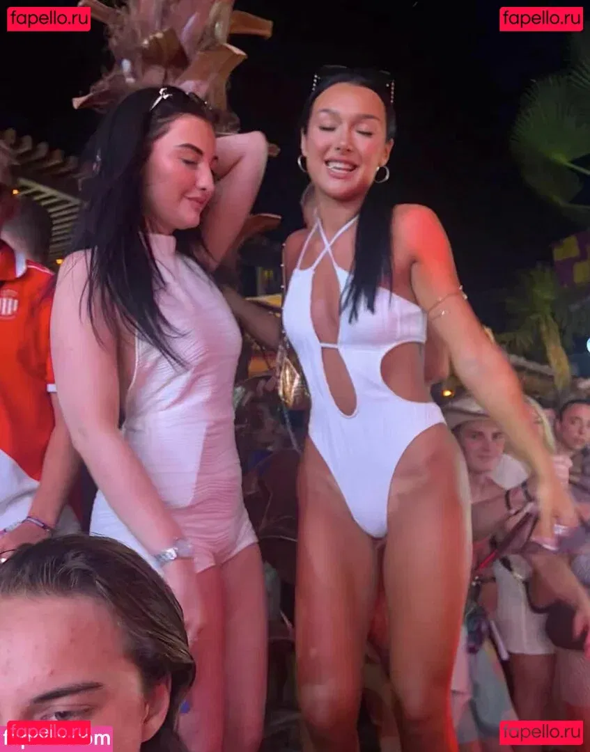 Honey Barrett Onlyfans Photo Gallery 