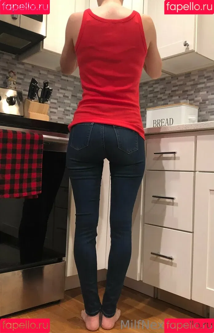 momnextdoor33 Onlyfans Photo Gallery 