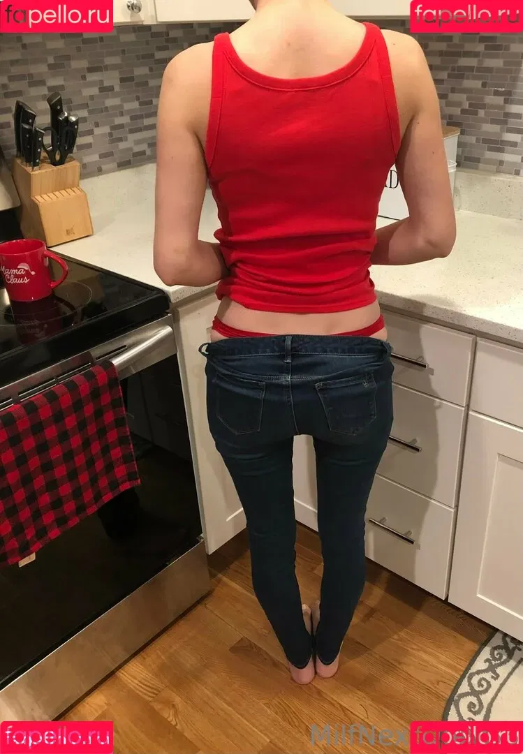 momnextdoor33 Onlyfans Photo Gallery 