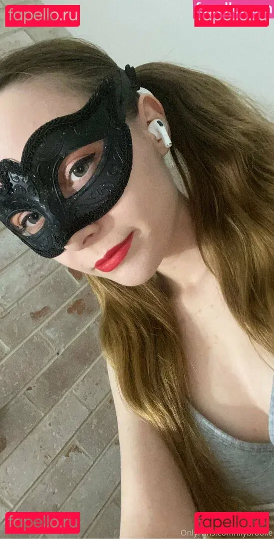 Lily Brooke Onlyfans Photo Gallery 