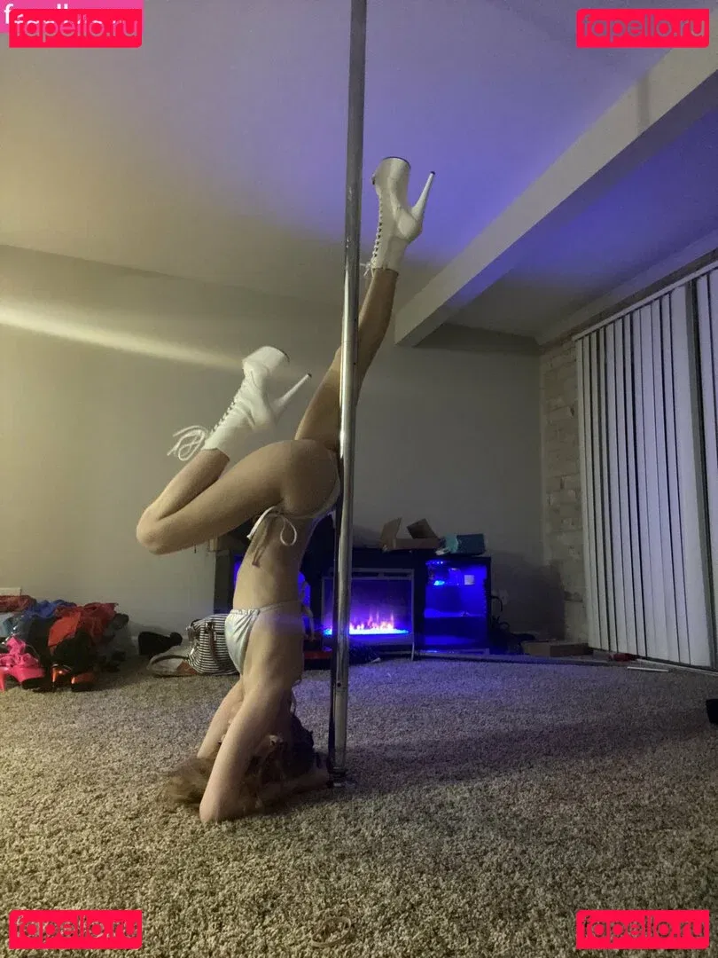 Lily Brooke Onlyfans Photo Gallery 