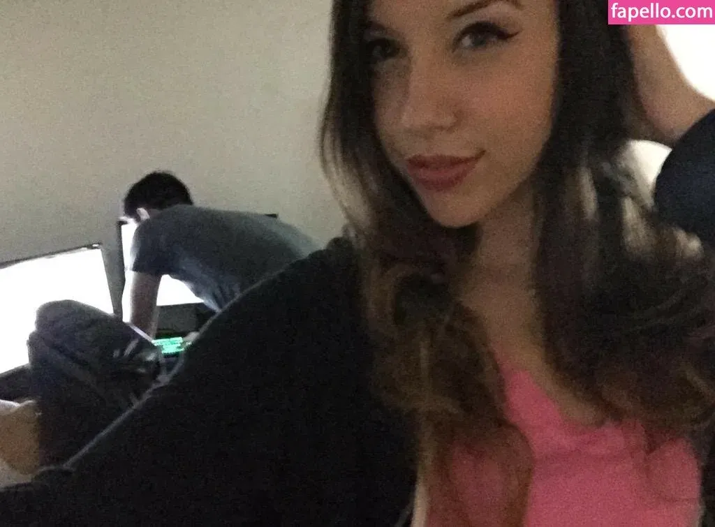 JackieMButler Onlyfans Photo Gallery 