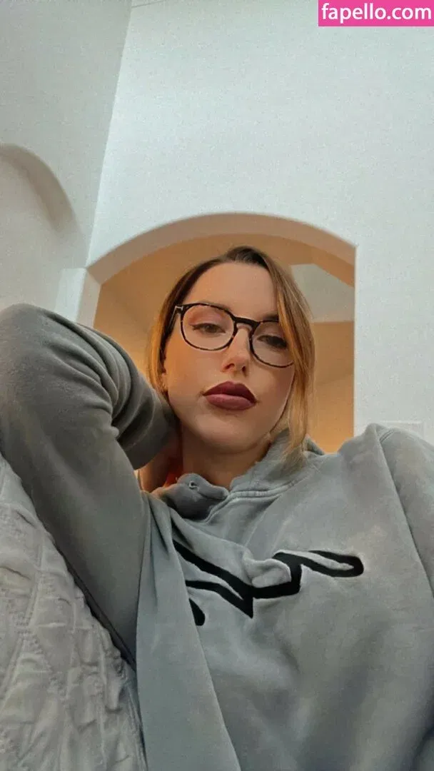 JackieMButler Onlyfans Photo Gallery 