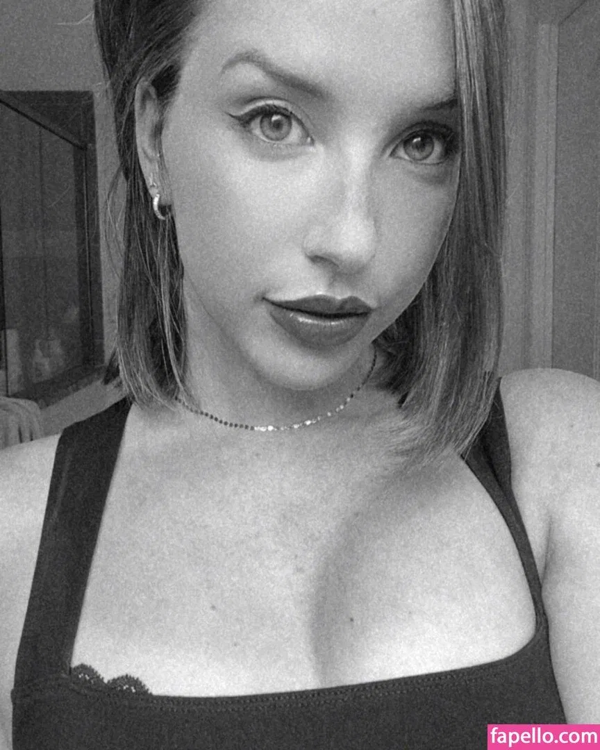 JackieMButler Onlyfans Photo Gallery 