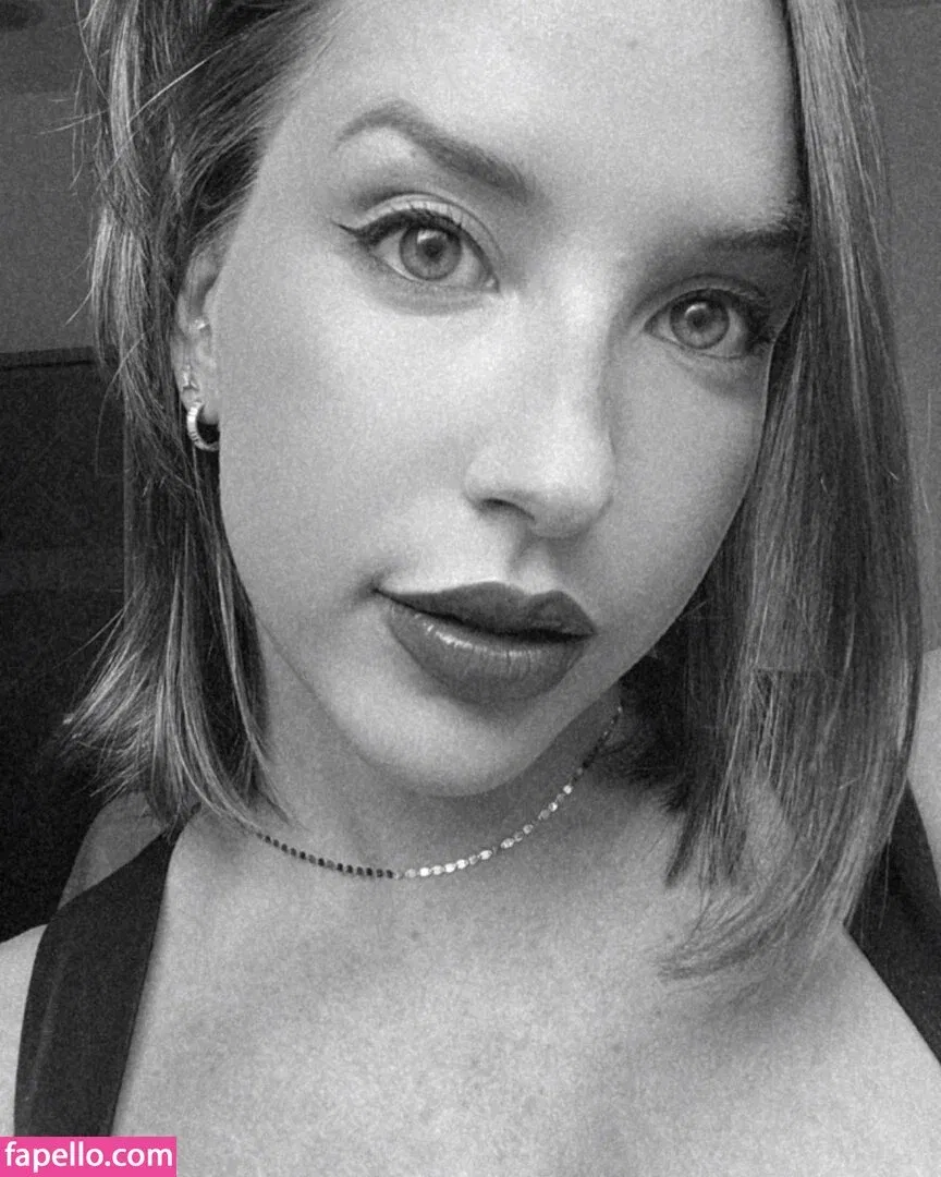 JackieMButler Onlyfans Photo Gallery 