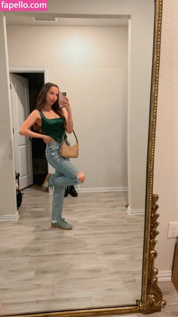 JackieMButler Onlyfans Photo Gallery 