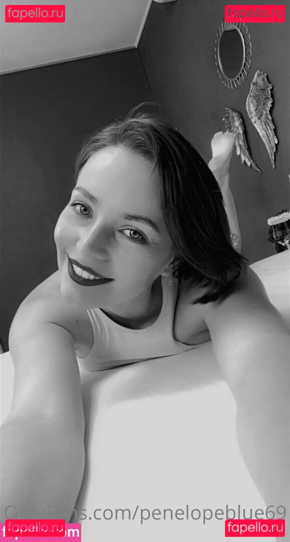 penelopeblue69 Onlyfans Photo Gallery 